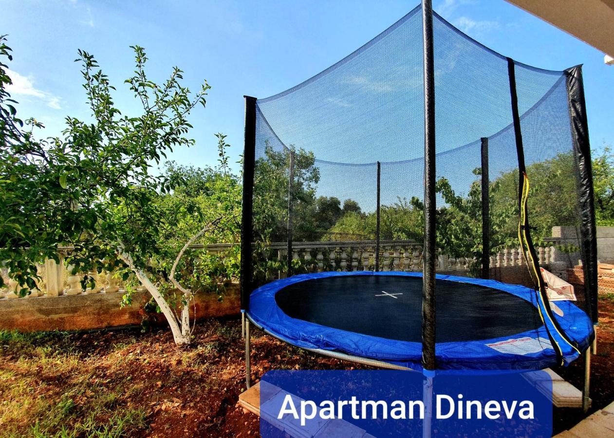 Apartman Dineva トロギール エクステリア 写真